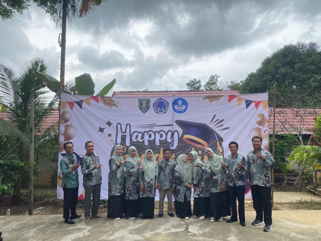 Pengukuhan Siswa Kelas IX SMPN 3 Murung Pudak Tahun 2025